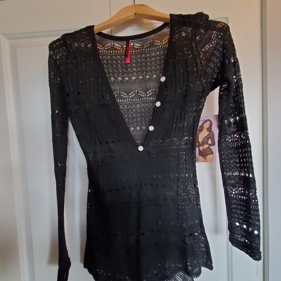 Top - Picture 3 of 4